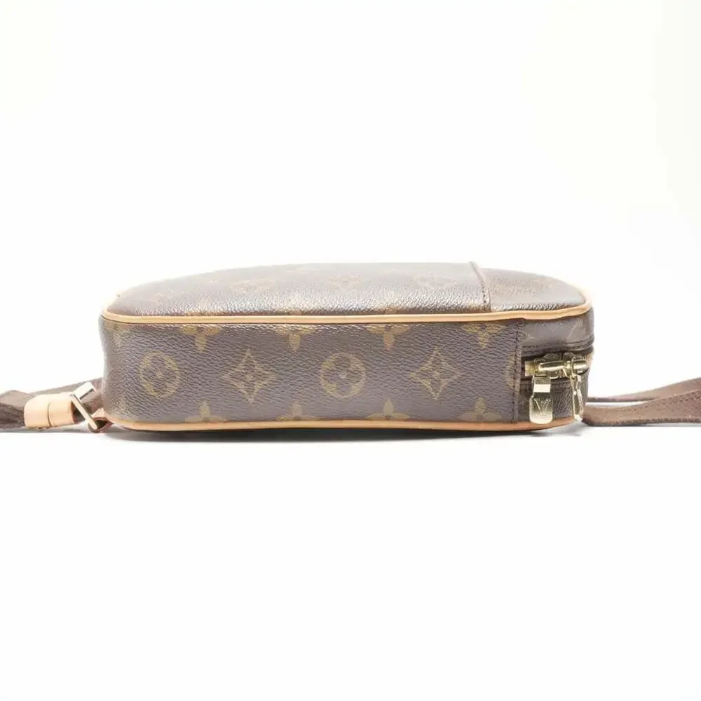 LOUIS VUITTON Brown Monogram Pochette Shoulder Bag